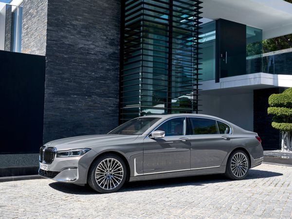 BMW 750i review V8 turbo limo tested in the UK Reviews 2023  Top Gear