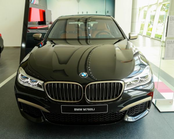 BMW M760Li 2023 Hình ảnh Thông số Giá lăn bánh  Trả góp