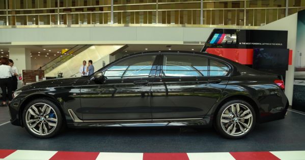 BMW 7 series 2023 Giá xe lăn bánh  đánh giá thông số kỹ thuật