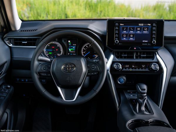 Toyota Venza 2020 có giá bán khởi điểm 780 triệu đồng tại Mỹ