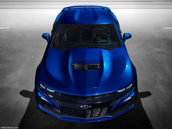 Chevrolet Camaro 2024: Giá Lăn Bánh, Hình Ảnh & Mua Trả Góp