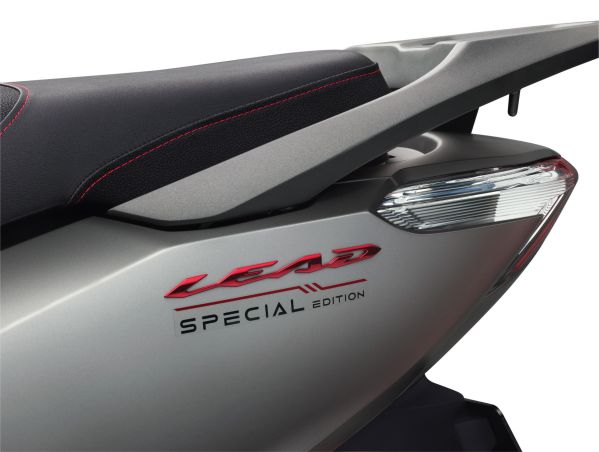 Mời quý vị đón xem hình ảnh về Honda LEAD 2024 - mẫu xe tay ga mới của Honda với động cơ tiên tiến nhất và kiểu dáng hiện đại, sáng tạo. Đến ngay đại lý Honda để biết thêm thông tin cụ thể về giá, và được trải nghiệm cảm giác lái xe thú vị này.