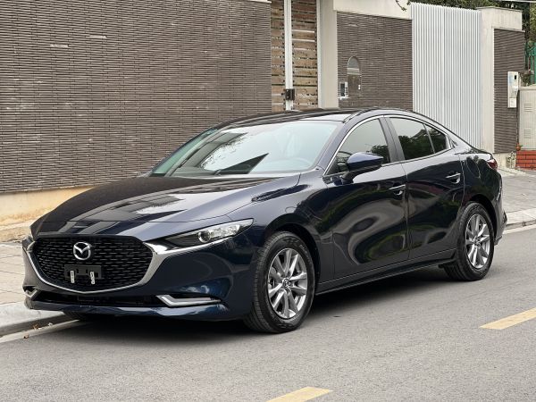  Comprar y vender Mazda 3 1.5 Sedán de Lujo 2022 en color negro - Precio de auto usado