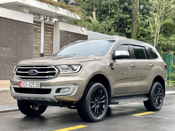 Ford Everest 2019 nhập khẩu giá xe khuyến mãi Khủng
