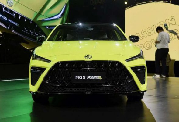 MG 5 Scorpio 2025: Giá lăn bánh, Hình ảnh, Thông số & Trả góp